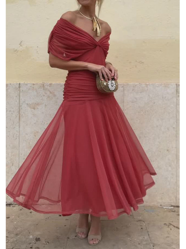 JENNIE – THE ELEGANT OFF-THE-SHOULDER MIDI DRESS